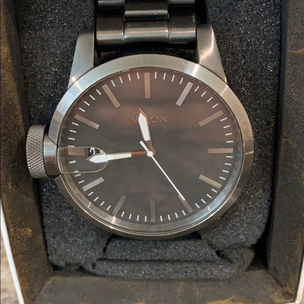 Nixon The Chronicle SS